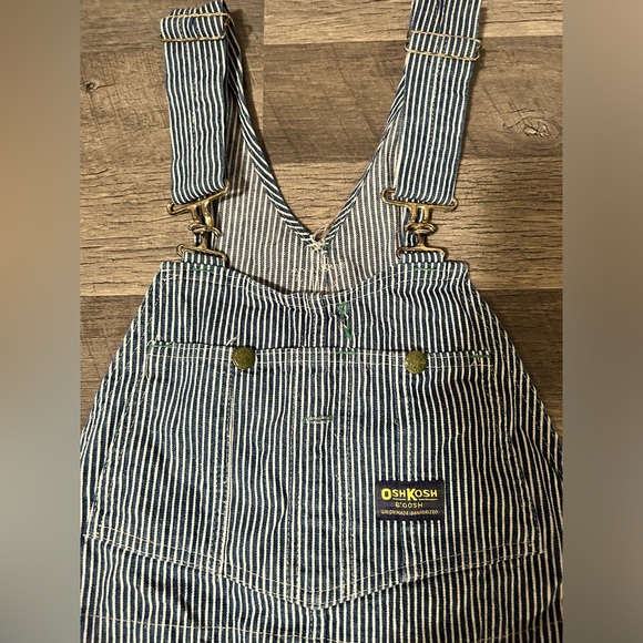 🚂Adult Vintage Oshkosh B'Gosh Railroad Pinstripe Denim Overalls🚂 - Picture 3 of 12